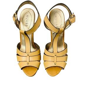 Guess Beige platform pump. ankle strap. Wood heel. 9M
